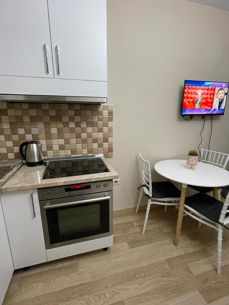 Comfort Apartment City Center Тирана Экстерьер фото